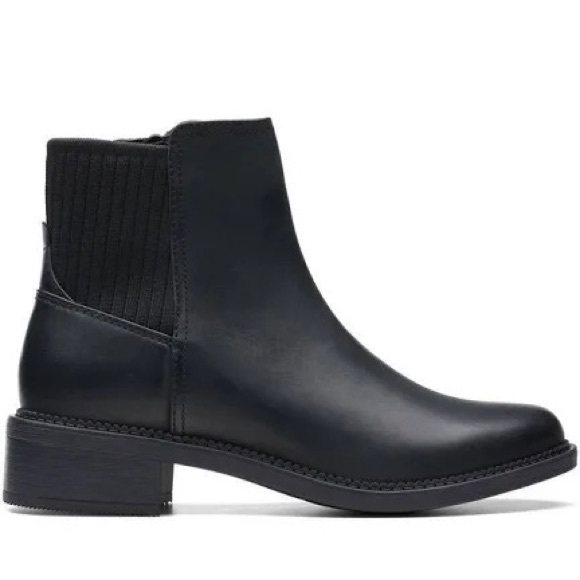 CLARKS BOOTIE - Picture 1 of 6